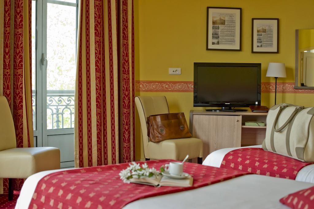 Hotel Du Soleil Le Terminus Carcassonne Exteriör bild