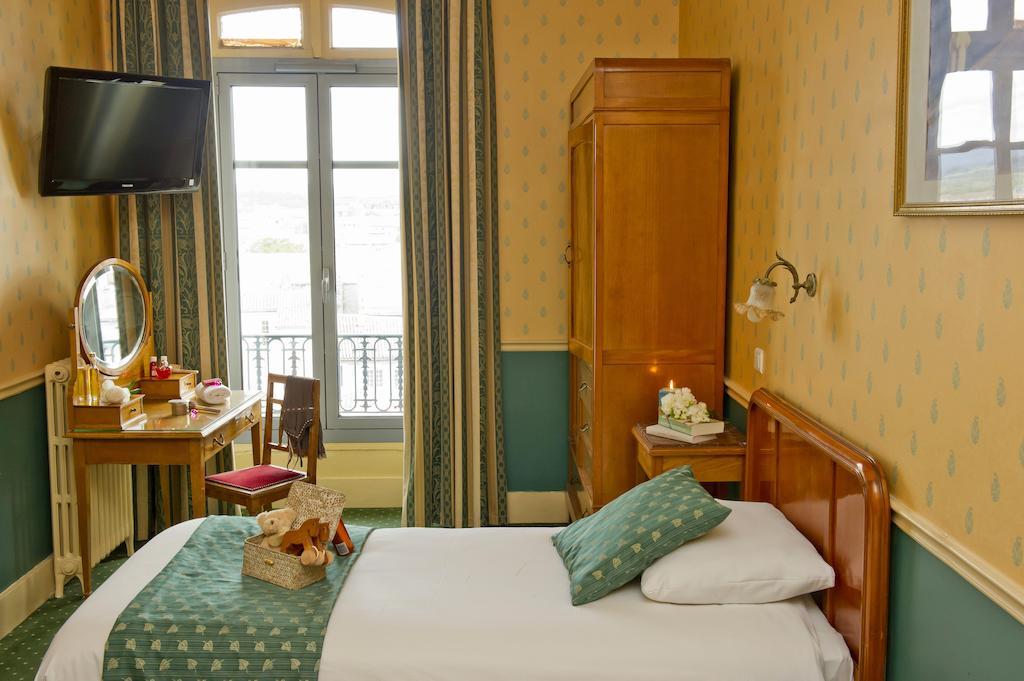 Hotel Du Soleil Le Terminus Carcassonne Exteriör bild